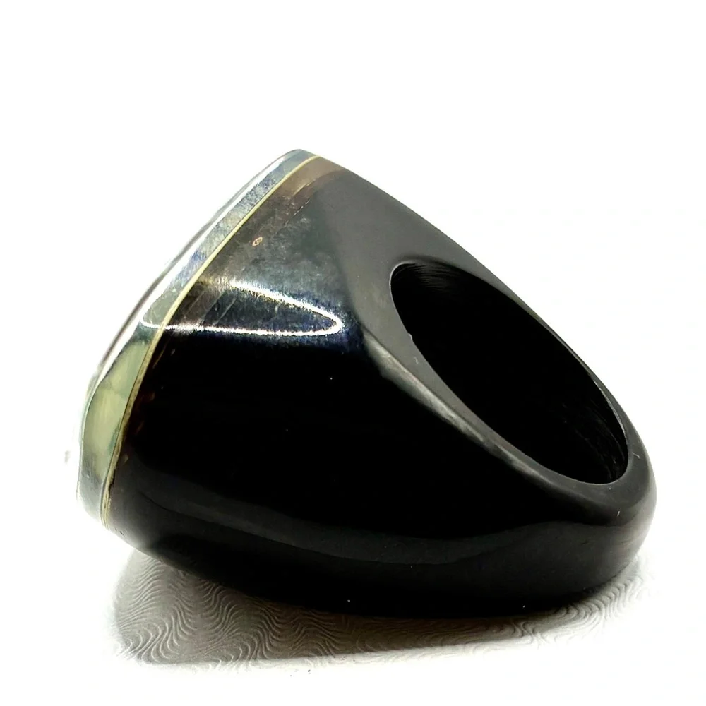 Vintage Blue (Navy), Black & White Chunky Lucite Ring with Flowers Size 6.0